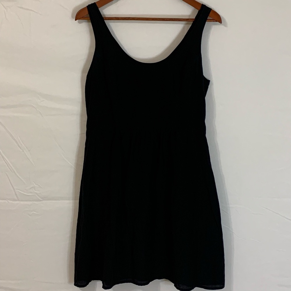 Vineyard Vines NWOT size 8 black dress
